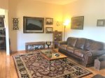 Ocoee river area cabin rental- Living room